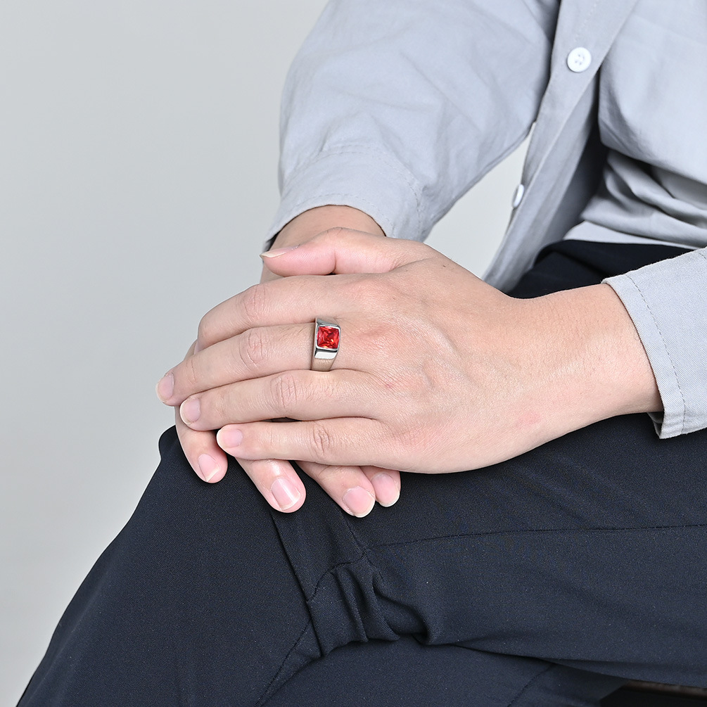 Pierścień męski ze stali nierd – Mens Signet Ring recenzja i cena