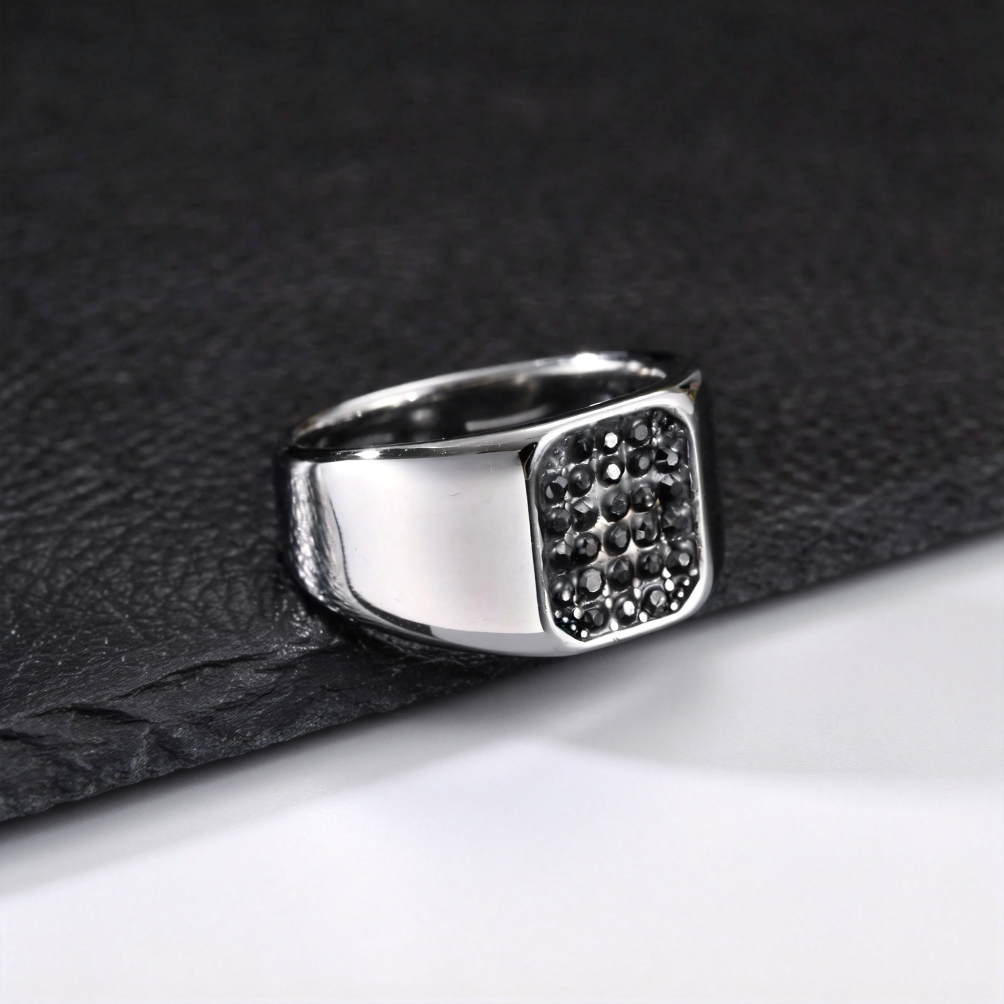 Pierścień sygnetowy ze stali n – Mens Signet Ring recenzja i cena