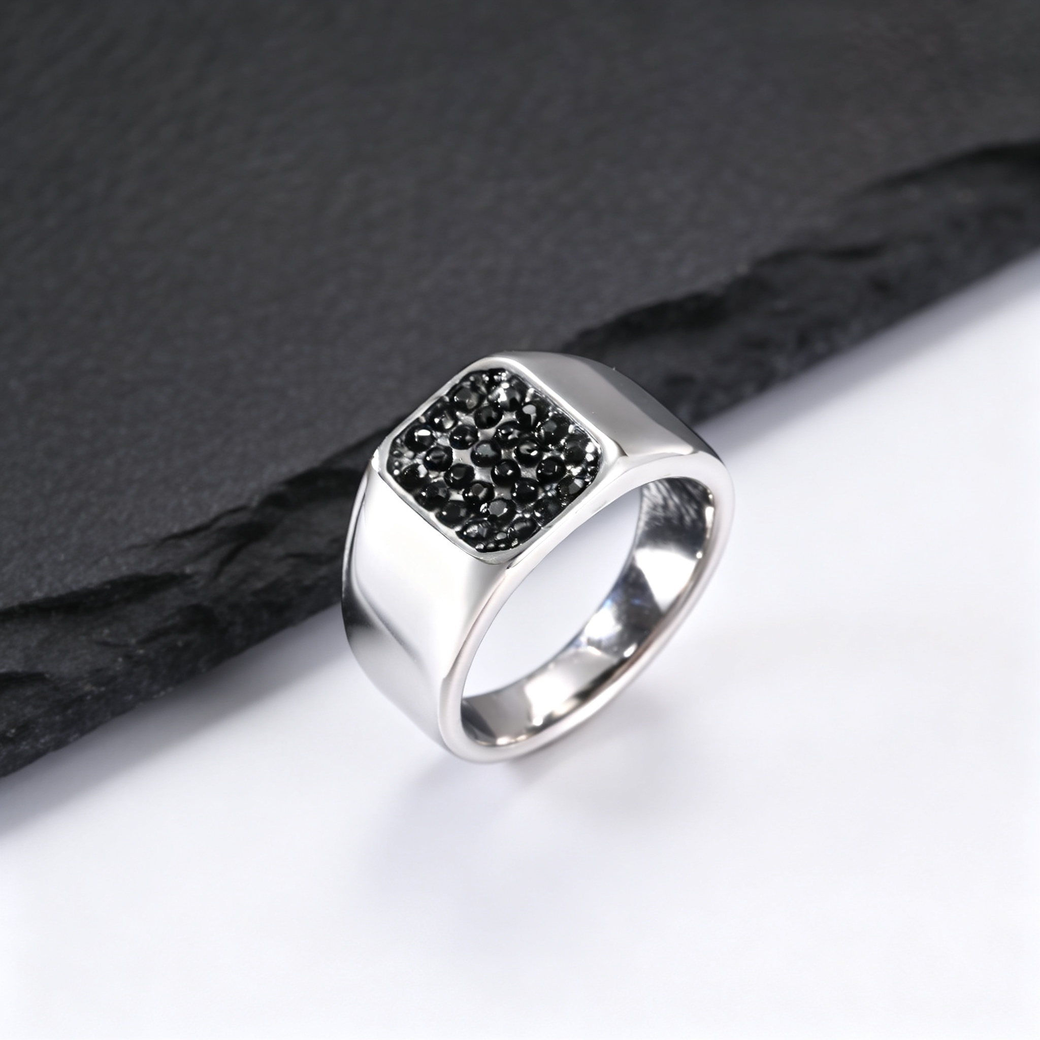 Pierścień sygnetowy ze stali n – Mens Signet Ring recenzja i cena